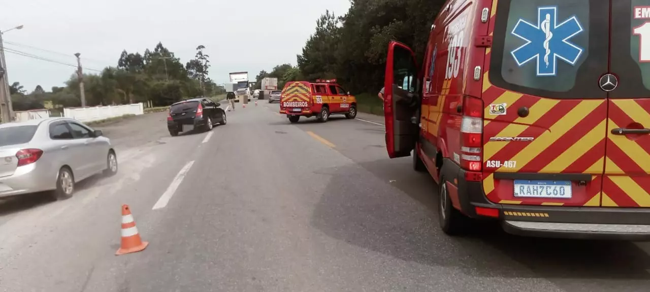 Jovem é atropelada por caminhão em Mafra